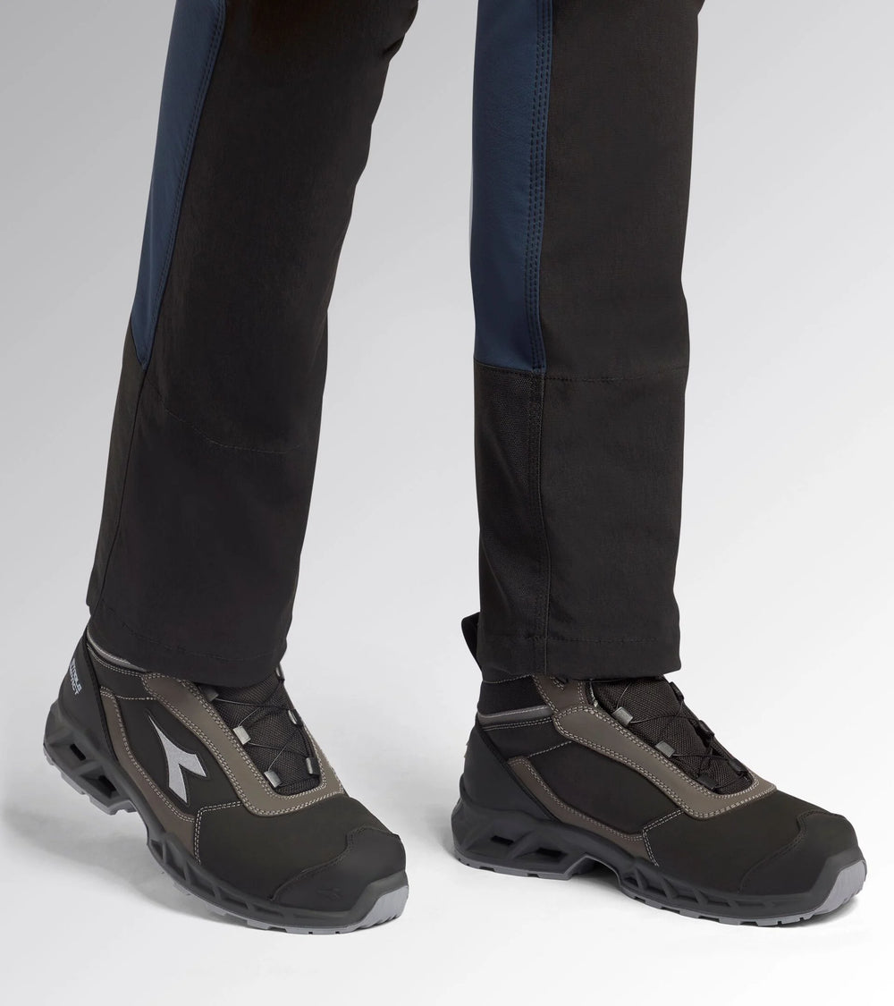 SCARPA DIADORA SHARK ALTA S3S FO SR SC ESD NERO/OMBRA